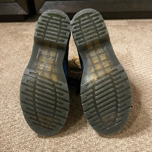 Dr. Martens 1460 Vegan Velvet 7 Women’s - Picture 8 of 11